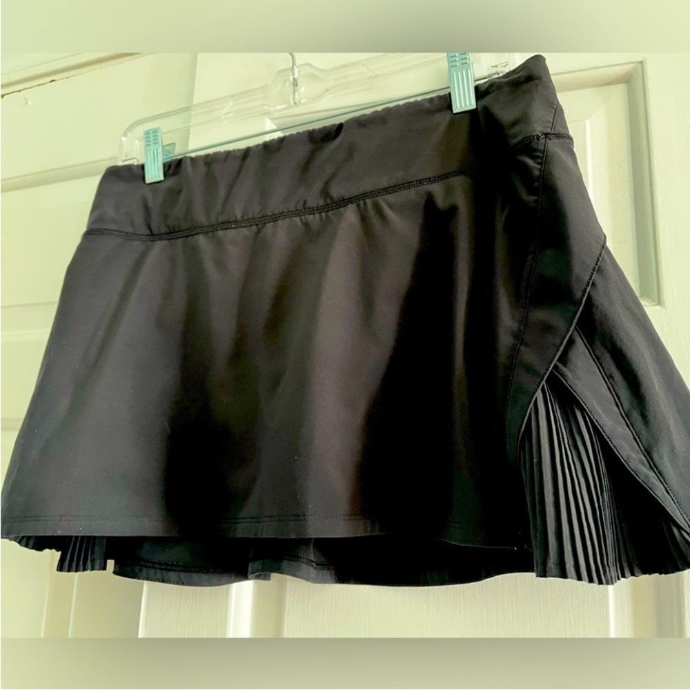 Lululemon skort - size 10 - black